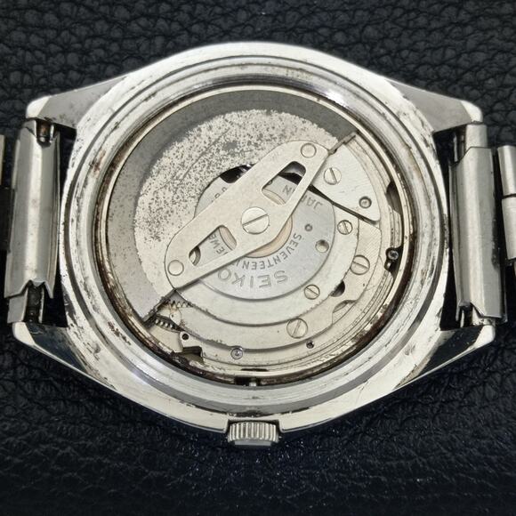 Vintage 1982 Seiko Automatic Mens Silver Watch W/daydate & Green accents - Picture 9 of 10